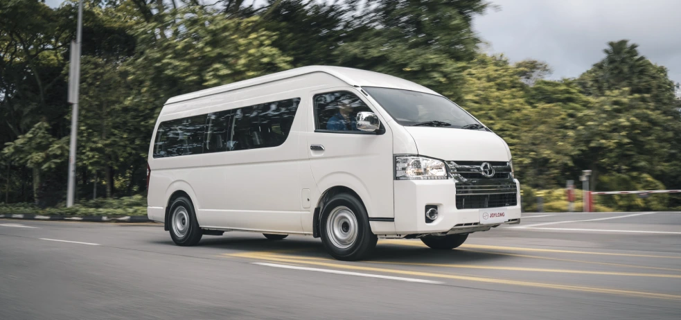 Joylong EA5 sur route, conduite fluide et silencieuse